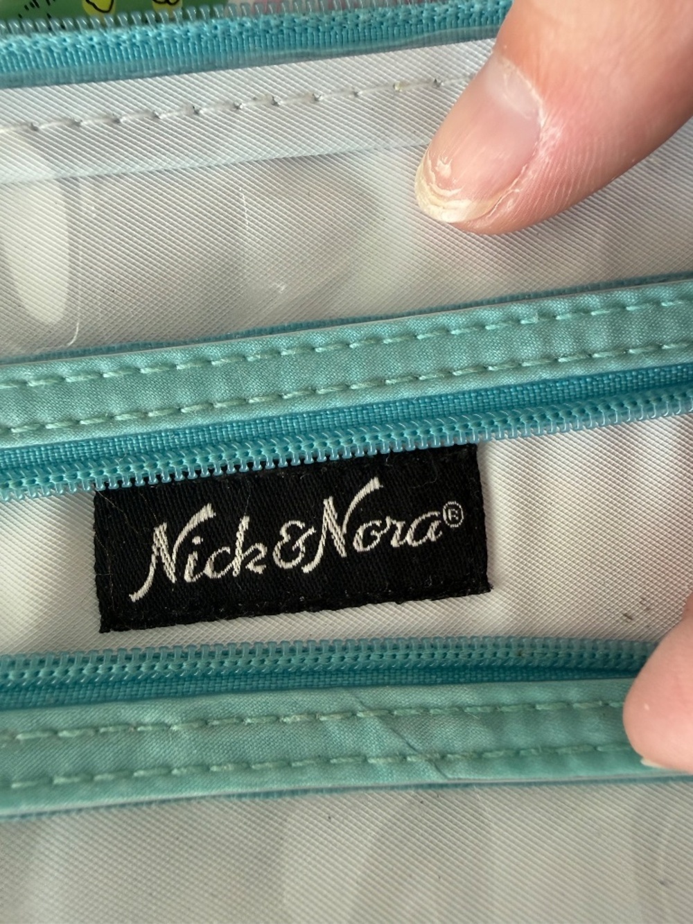 Nick&Nora New York City Toiletry Bag Cosmetic Travel Organizer Matching Nail Kit - Picture 9 of 11
